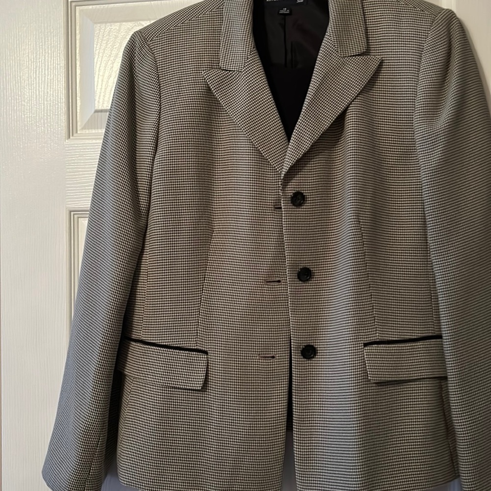 Gingham jacket black skirt suit